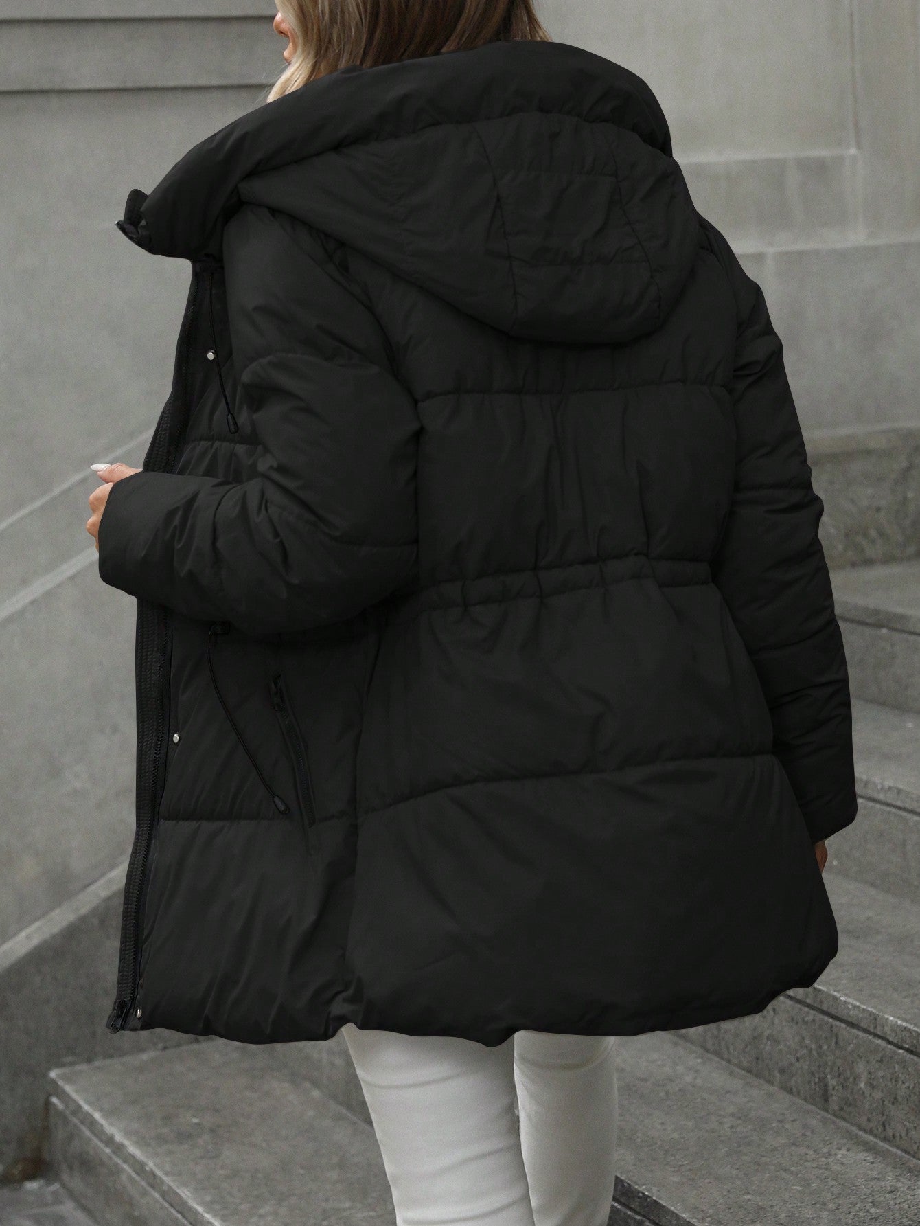 Manteau Matelassé Mi-Long à Capuche Femme – Taille Ajustable, Hiver Chaud