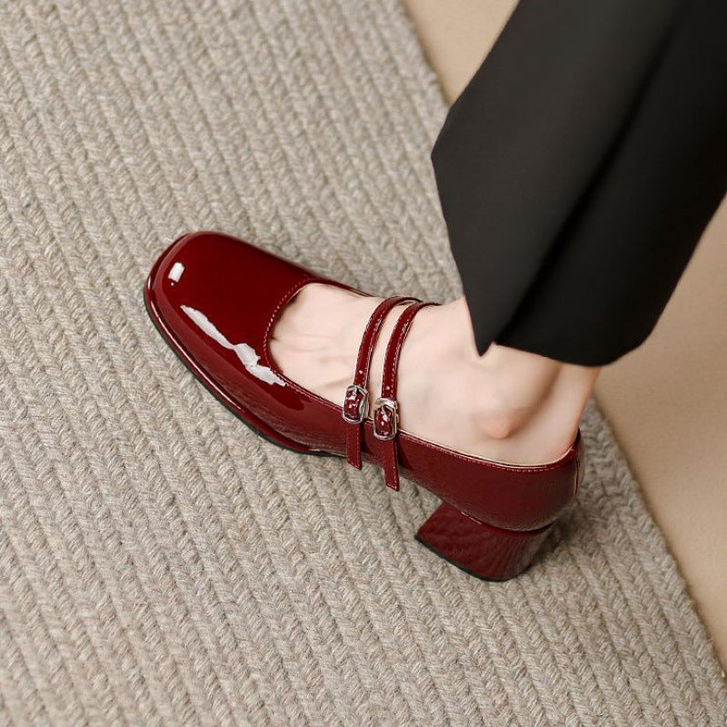 Chaussures Femme en Cuir Souple – Talon Épais, Coupé Bas, Boucle