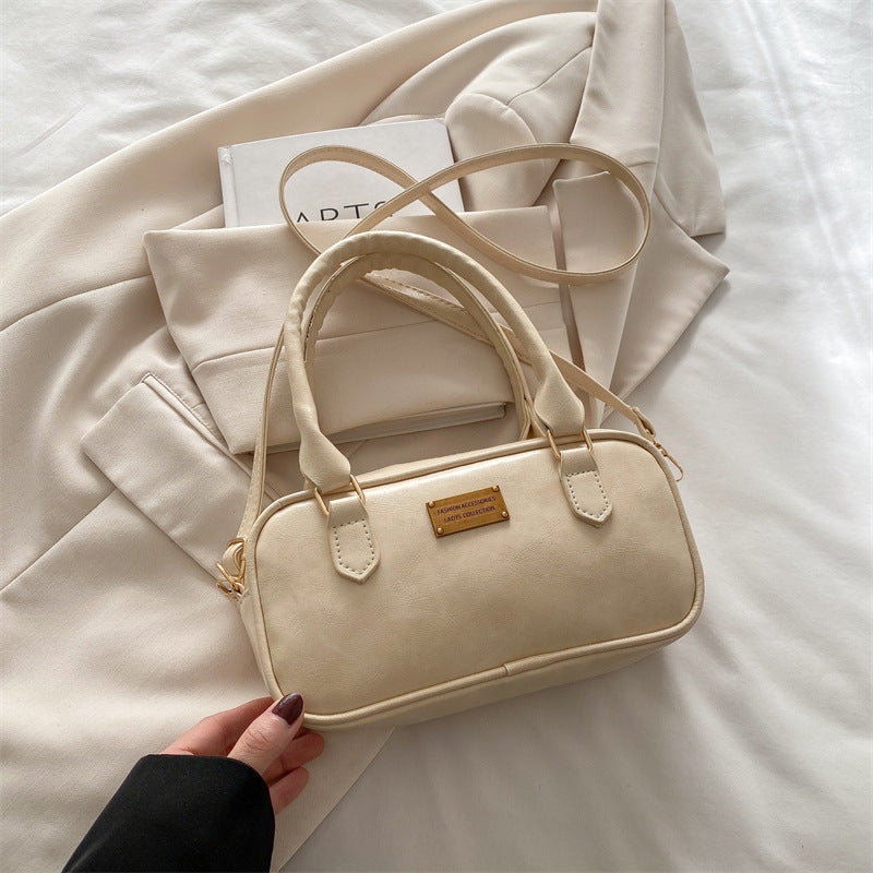 Retro Chic Commuter Messenger Bag – Portable, Stylish & Functional