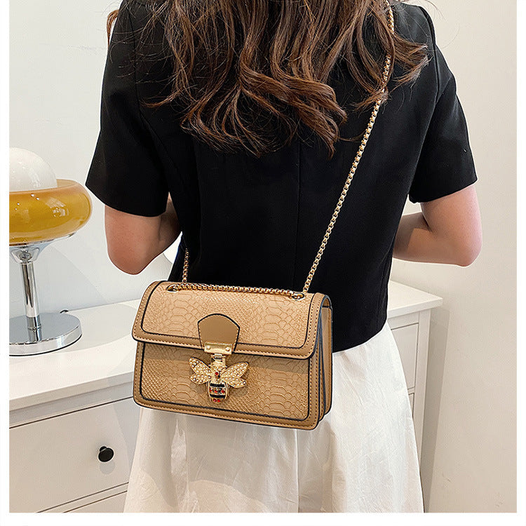 Sac Bandoulière Femme Tendance – Chaîne Élégante, Style Rétro et Urbain