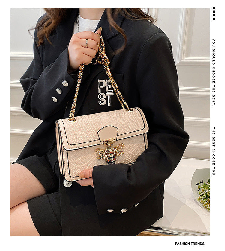 Sac Bandoulière Femme Tendance – Chaîne Élégante, Style Rétro et Urbain