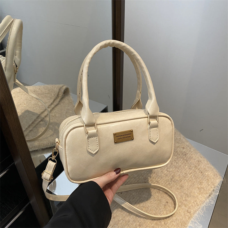 Retro Chic Commuter Messenger Bag – Portable, Stylish & Functional
