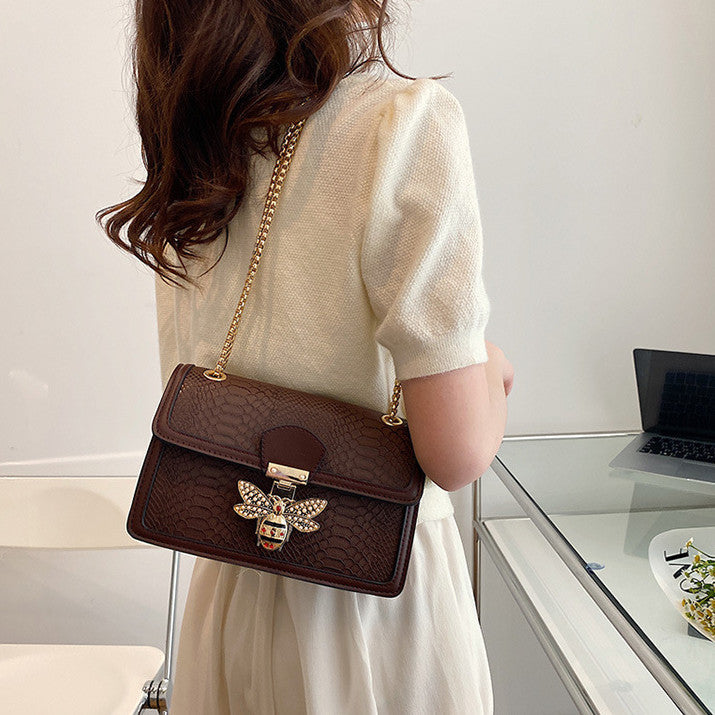 Sac Bandoulière Femme Tendance – Chaîne Élégante, Style Rétro et Urbain