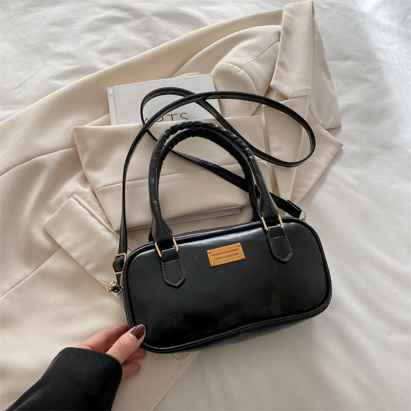 Retro Chic Commuter Messenger Bag – Portable, Stylish & Functional