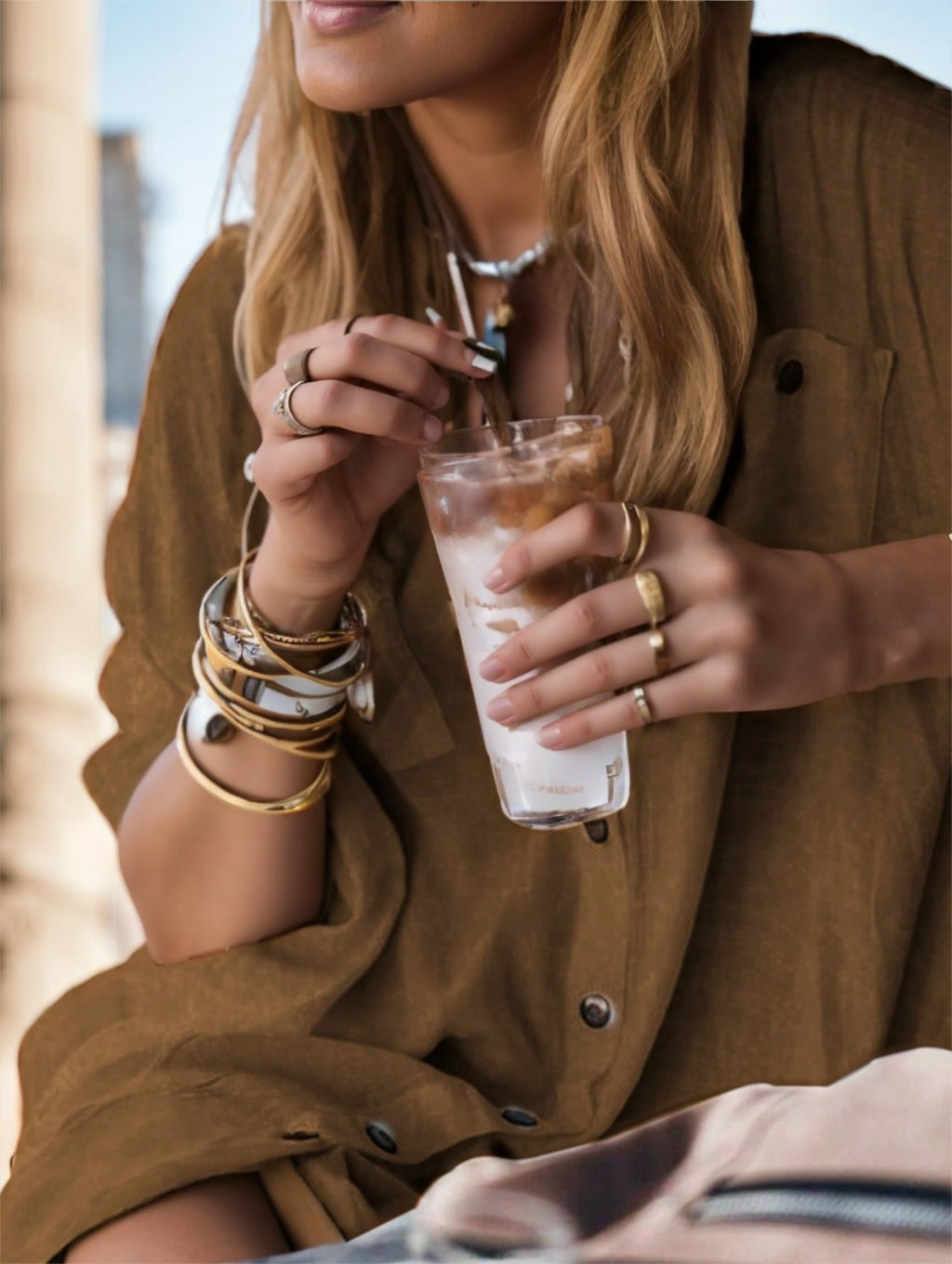 Chemise Femme Minimaliste – Manches Longues, Boutons, Couleur Unie