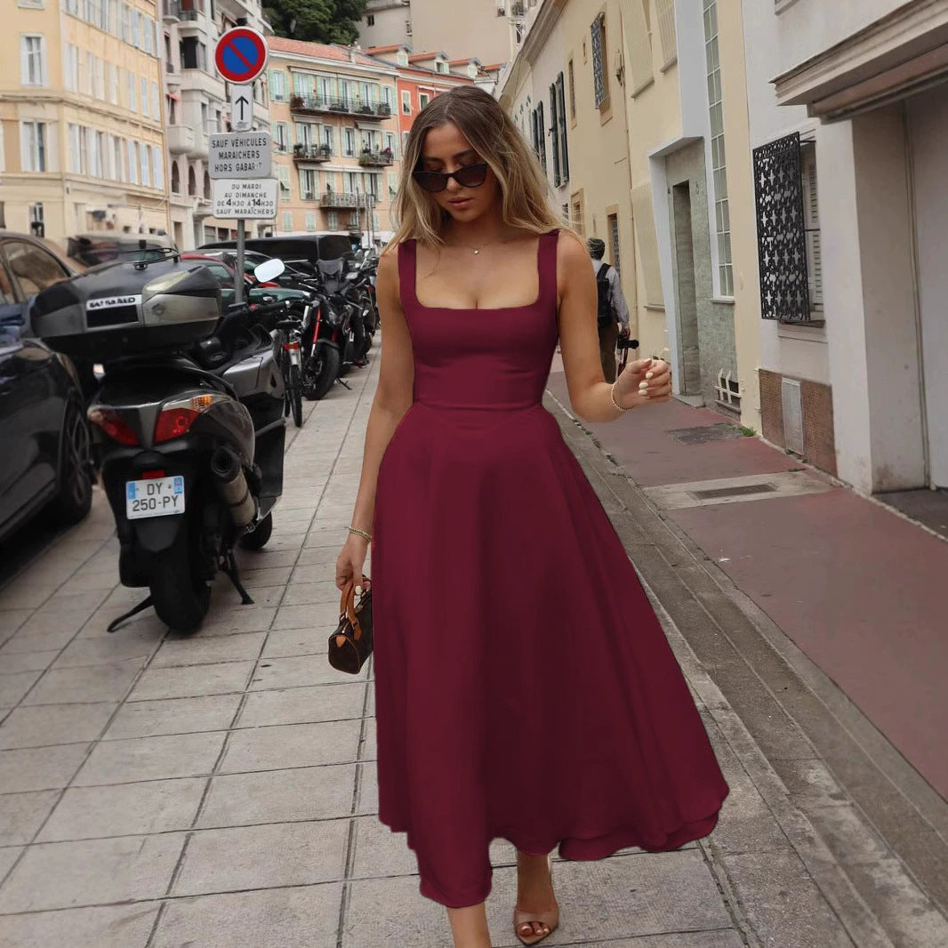 Robe Longue à Bretelles Col Carré – Taille Haute Ajustée, Sans Manches