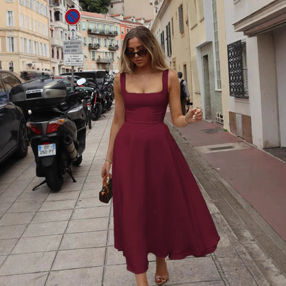 Robe Longue à Bretelles Col Carré – Taille Haute Ajustée, Sans Manches