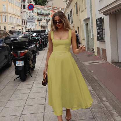 Robe Longue à Bretelles Col Carré – Taille Haute Ajustée, Sans Manches