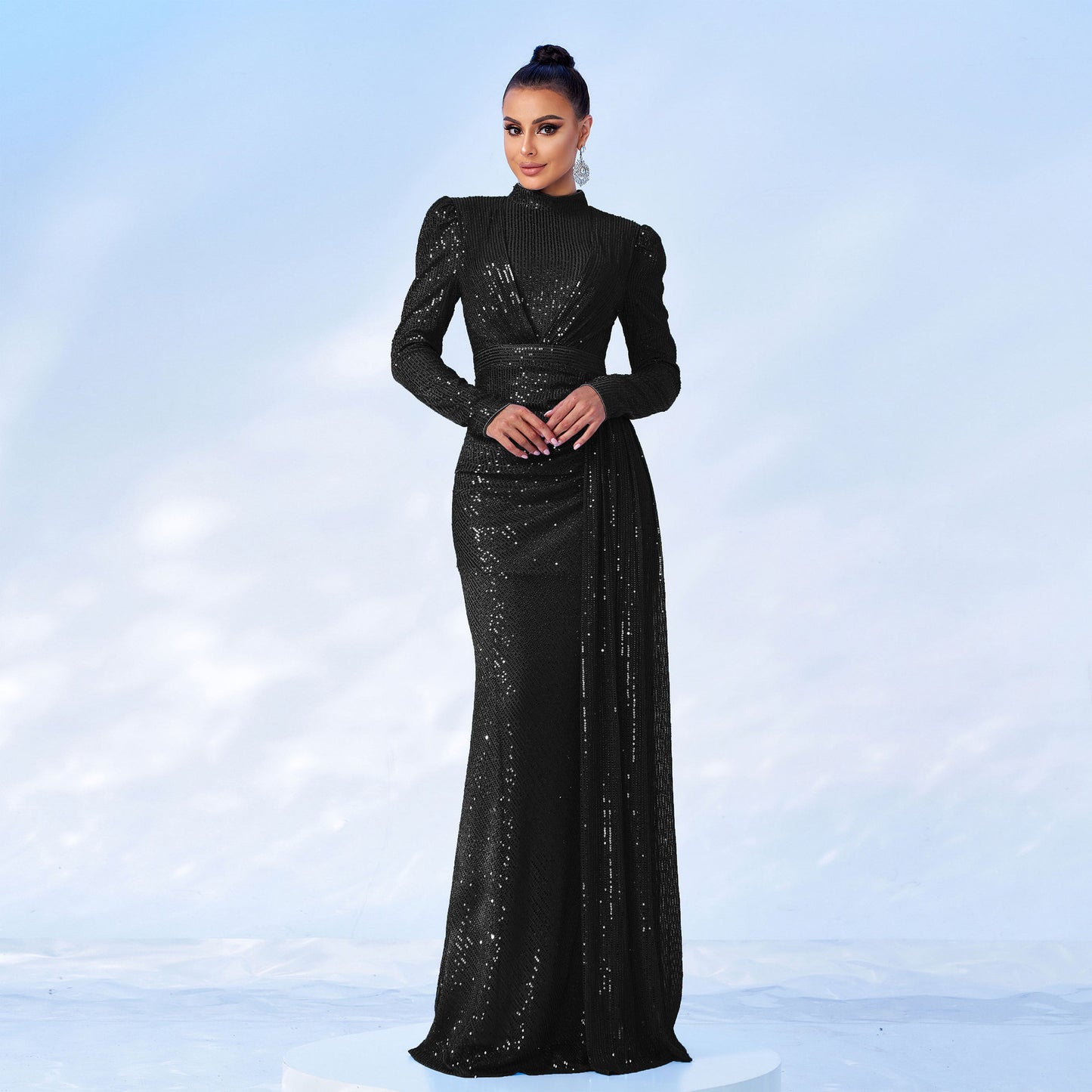 Robe Longue de Soirée à Paillettes – Manches Longues, Col Rond, Slim et Élégante