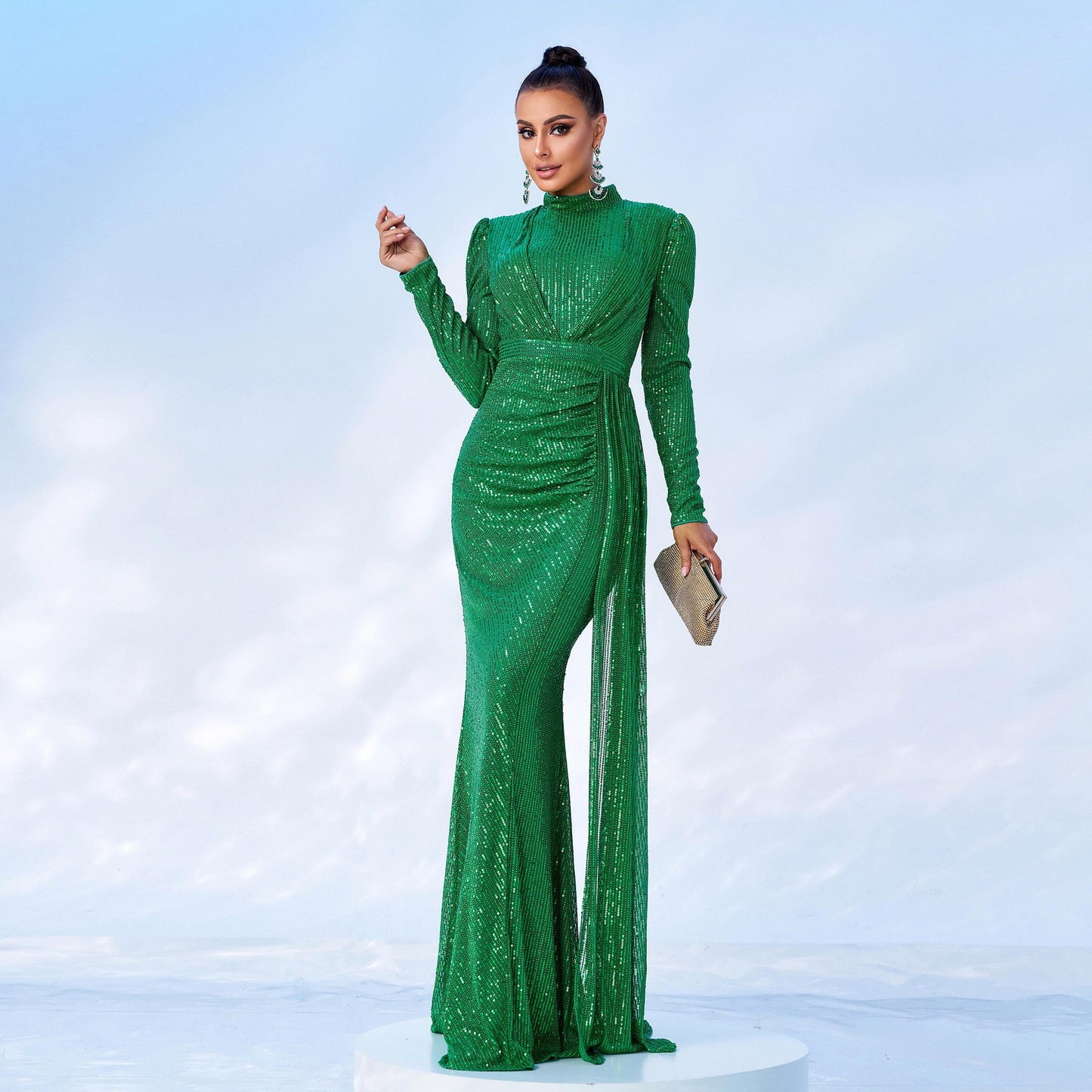 Robe Longue de Soirée à Paillettes – Manches Longues, Col Rond, Slim et Élégante