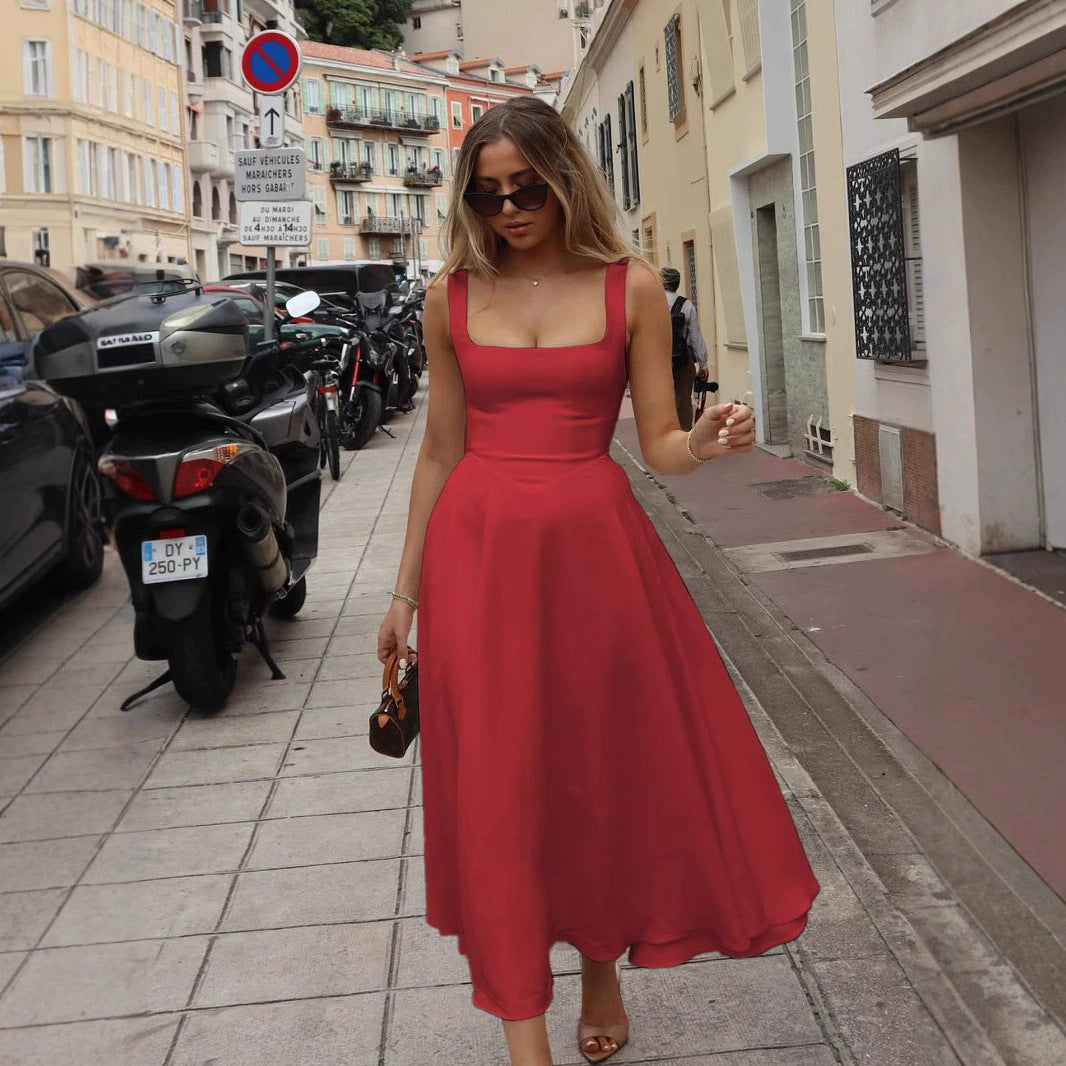 Robe Longue à Bretelles Col Carré – Taille Haute Ajustée, Sans Manches