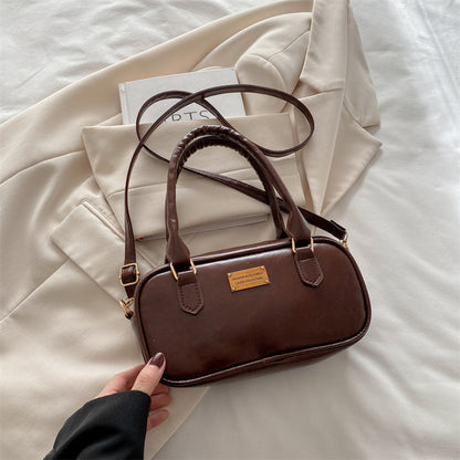 Retro Chic Commuter Messenger Bag – Portable, Stylish & Functional