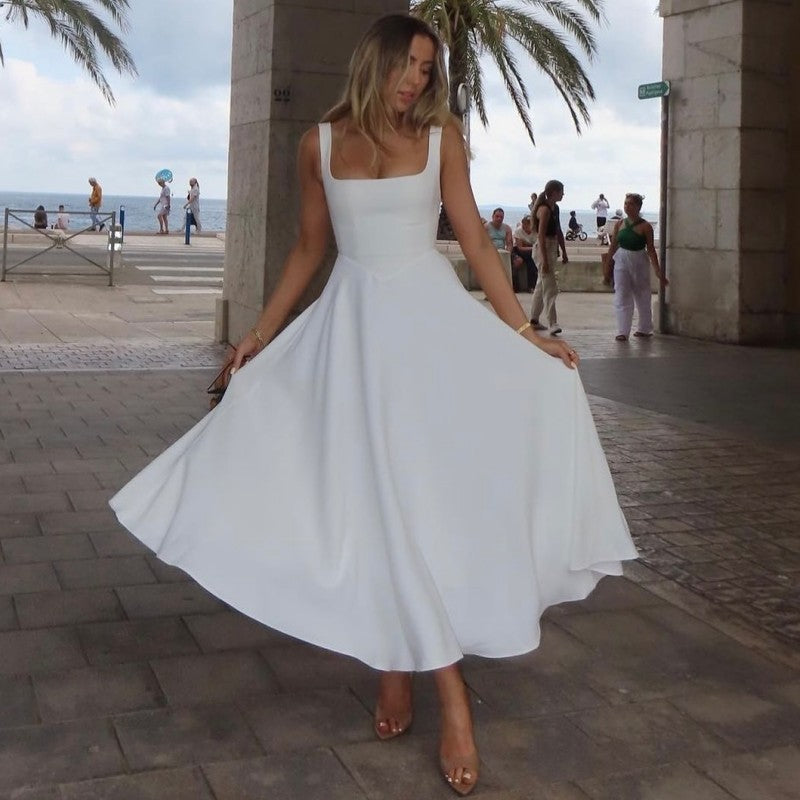 Robe Longue à Bretelles Col Carré – Taille Haute Ajustée, Sans Manches