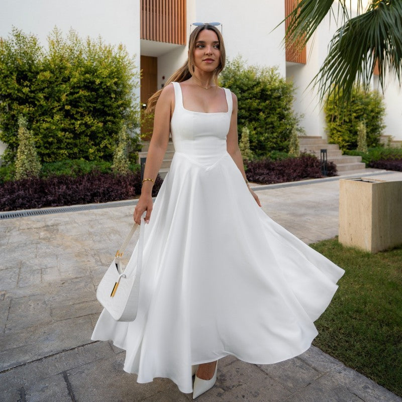 Robe Longue à Bretelles Col Carré – Taille Haute Ajustée, Sans Manches
