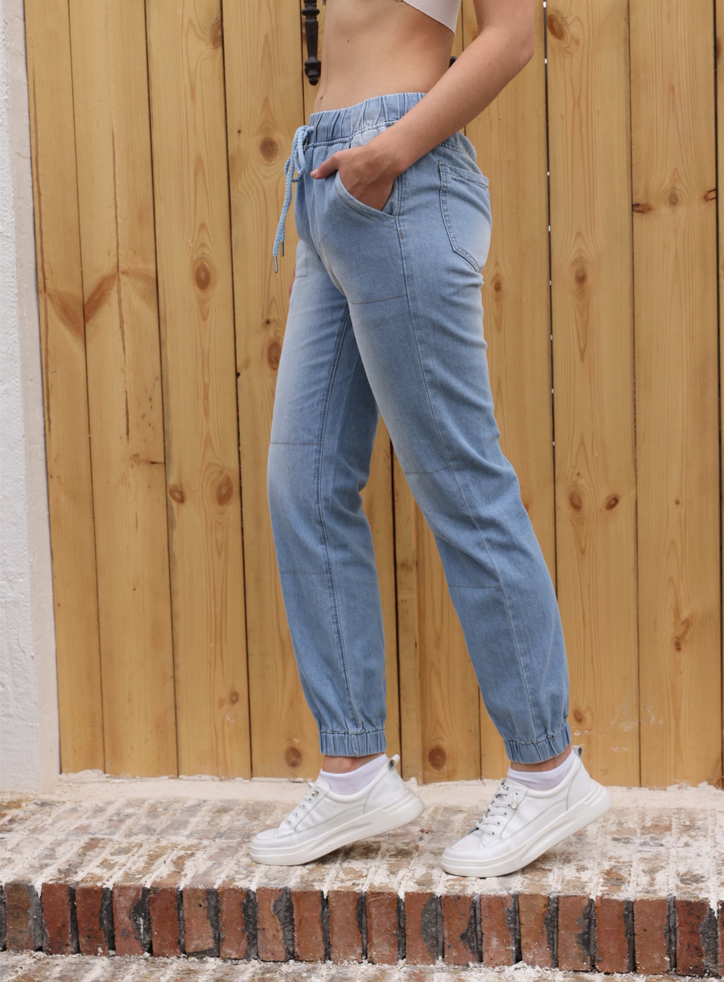 Jean Décontracté Femme Bleu Clair – Taille Élastique avec Cordon, Coupe Droite Confortable