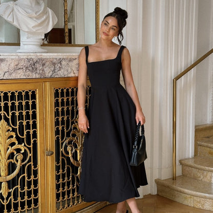 Robe Longue à Bretelles Col Carré – Taille Haute Ajustée, Sans Manches